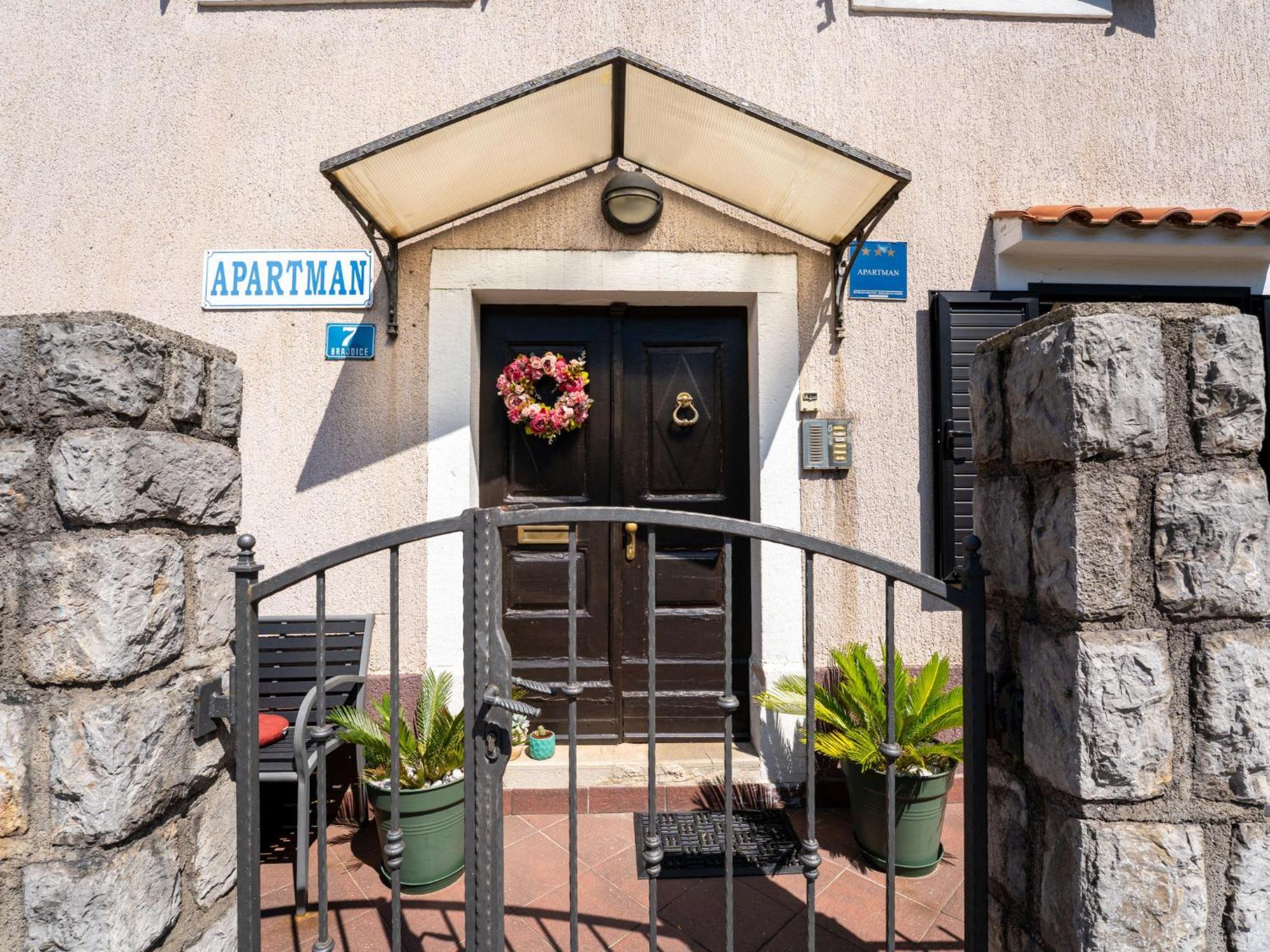 Apartment Lovrano-2 By Interhome Exterior photo